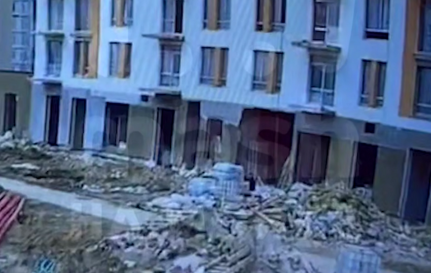 В Ленобласти мужчина выкинул ведро из окна многоэтажки и убил им строителя. Фото: t.me/mashmoyka