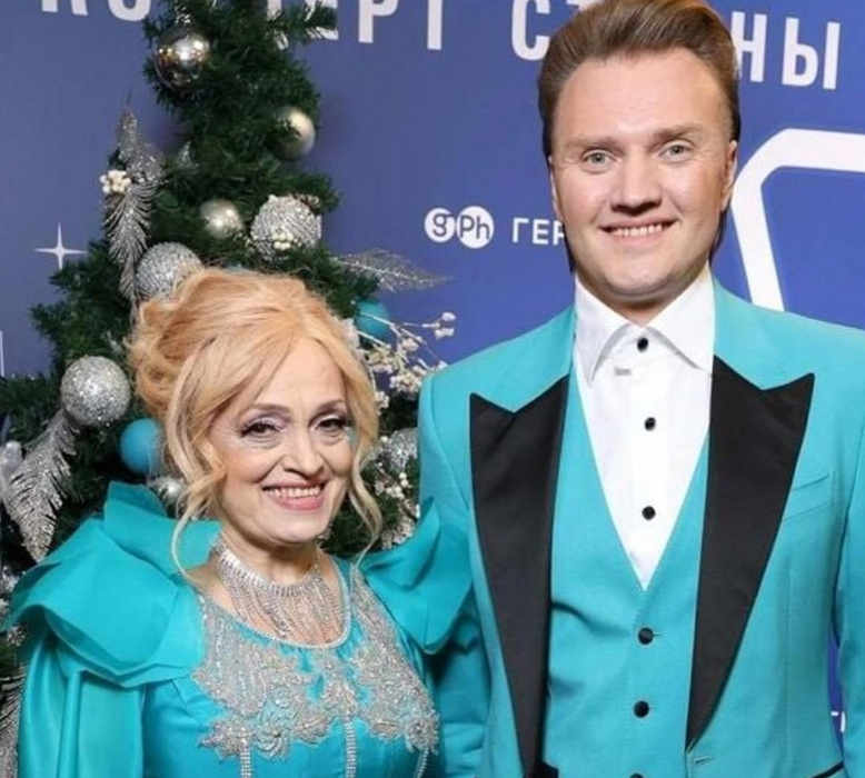 Надежда Кадышева отказалась выступать без сына, чтобы поднять к нему интерес. Фото: t.me/shot_shot