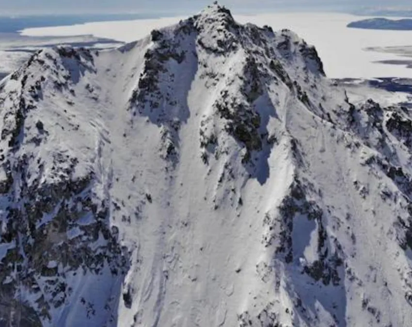 В Бурятии три туриста погибли при спуске с горы. Причина смерти — переохлаждение. Фото: t.me/babr_mash