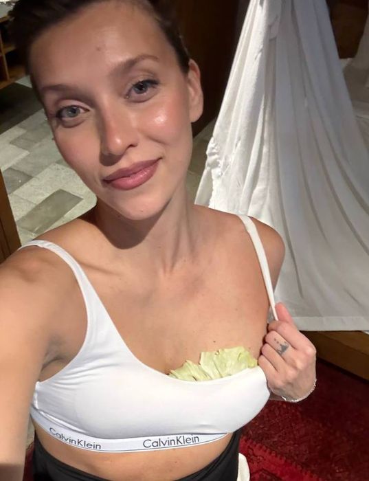 Регина Тодоренко решила отращивать грудь «дедовским» методом — капустой. Фото: соцсети