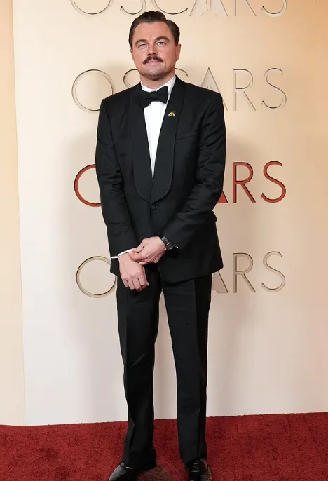 Специально для церемонии Ди Каприо отрастил усы. ФОТО: соцсети