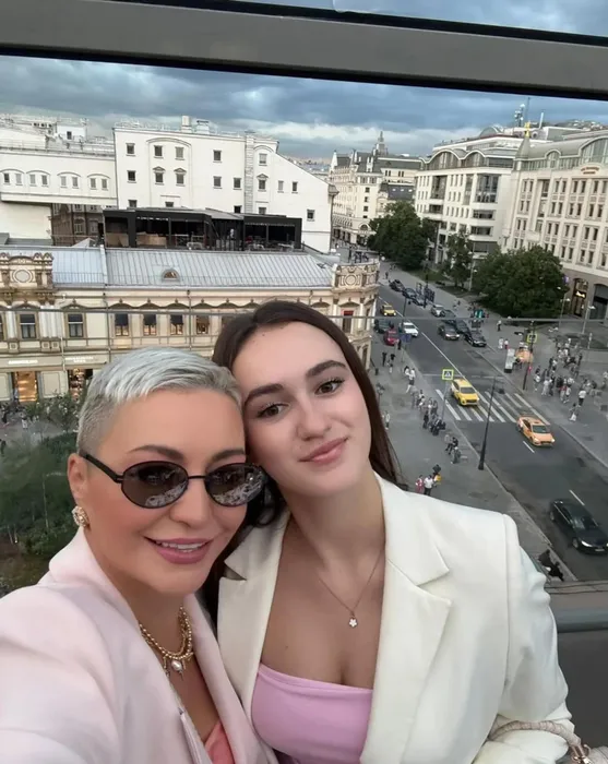 "Ты светлая, сильная, мое достижение!" Катя Лель поздравила дочь с 17-летием. Фото: соцсети