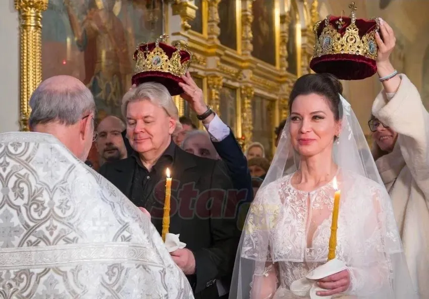 Андрис Лиепа тайно обвенчался в московском храме с помощницей настоятеля. Фото: t.me/starhitru