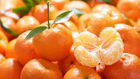 Главное — цвет, кожура и аромат. Названы признаки самых вкусных мандаринов. Фото: соцсети