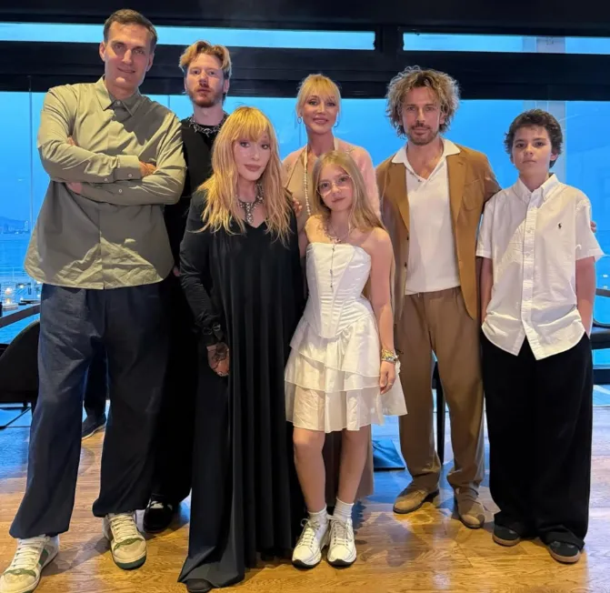 Поздравить Аллу Борисовну прилетели почти все родственники. ФОТО: соцсети