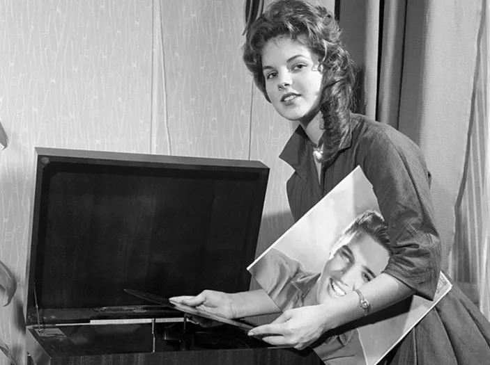 1960 год. Присцилле 15 лет и она уже год знакома с Элвисом Пресли. ФОТО: соцсети